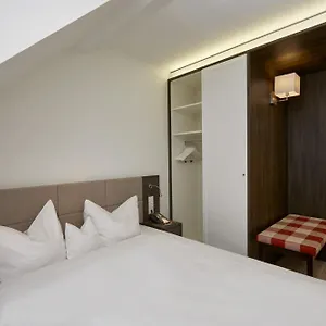 H+ Hotell